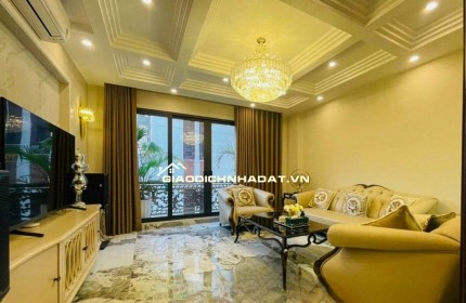 BÁN GẤP NGỌC LÂM 60M x 7T THANG MÁY, GARA Ô TÔ, FULL NỘI THẤT, KINH DOANH. GIÁ 1X TỶ